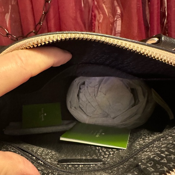 Kate Spade Reiley Laurel Way dome purse. In EUC. Cream and black. - Picture 6 of 8